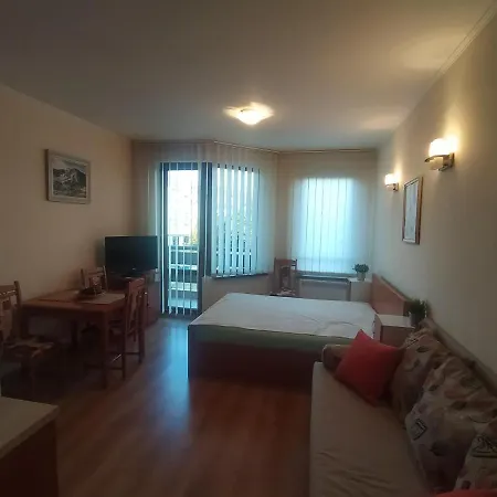 Pine Tree B11 Апартаменты *