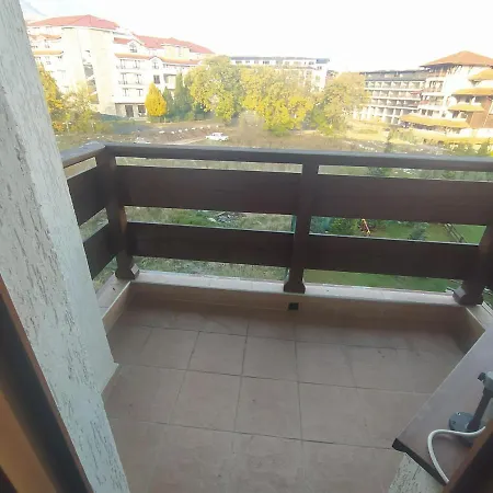 Апартаменти Pine Tree B11 *