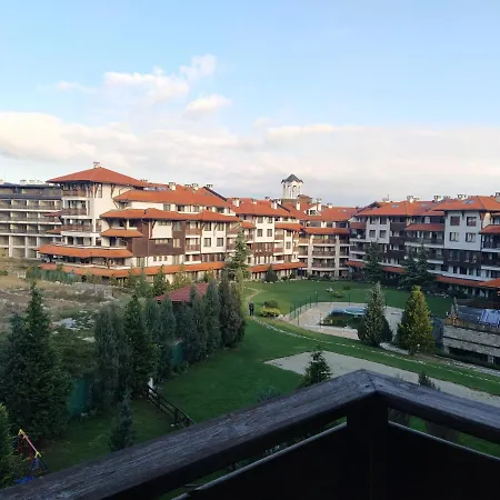 Pine Tree B11 Апартаменти *