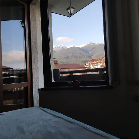 Pine Tree B11 アパート *